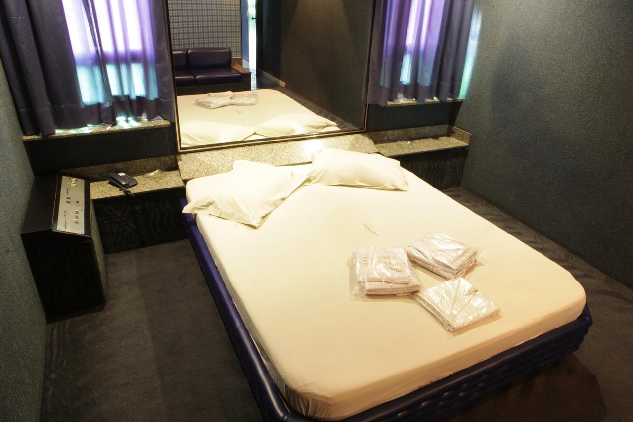 דוקה דה קשיאס Motel Granville (Adults Only) מראה חיצוני תמונה